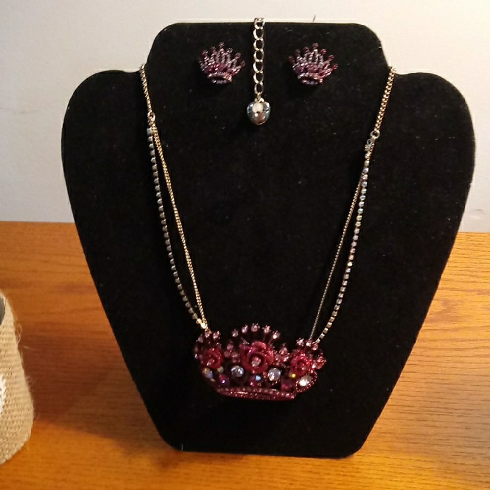 Betsey johnson earrings and necklace. - Picture 4 of 4